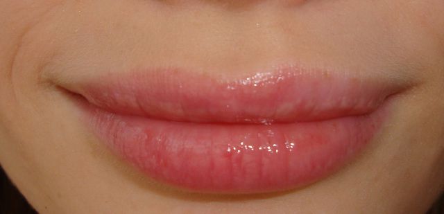 Увлажняющий блеск для губ с маслом жожоба от Avon фото 4